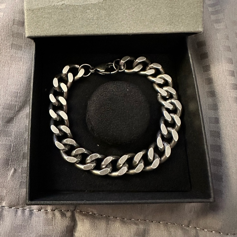 Men's Polished Silver Chain Link Bracelet - Sleek Curb Style